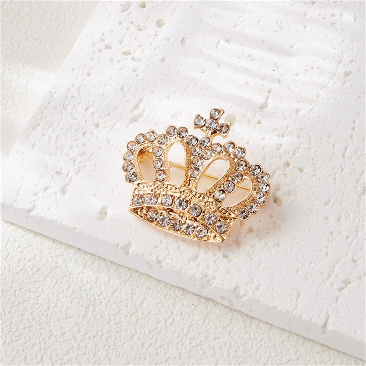 1Pc Creative Retro Crown Broch - Luxury Bags 2026 Trends review and price